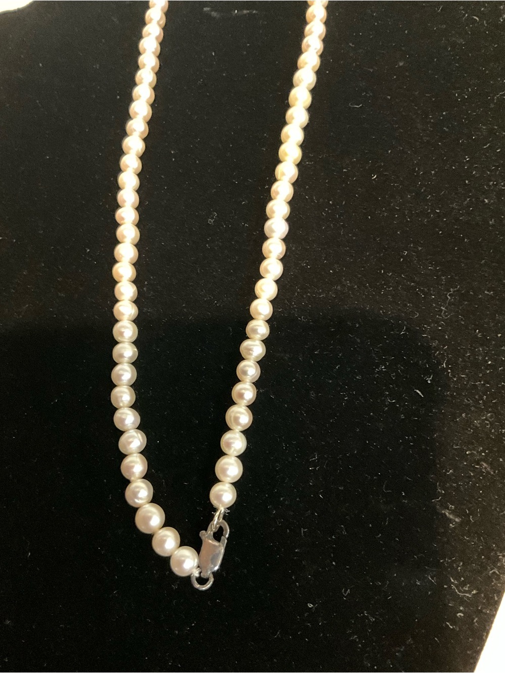 Classic White Pearl Necklace - Elegant Women's Jewelry - Picture 2 of 2